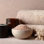 Salzbad bei Gelenkschmerzen und zum Ausleiten