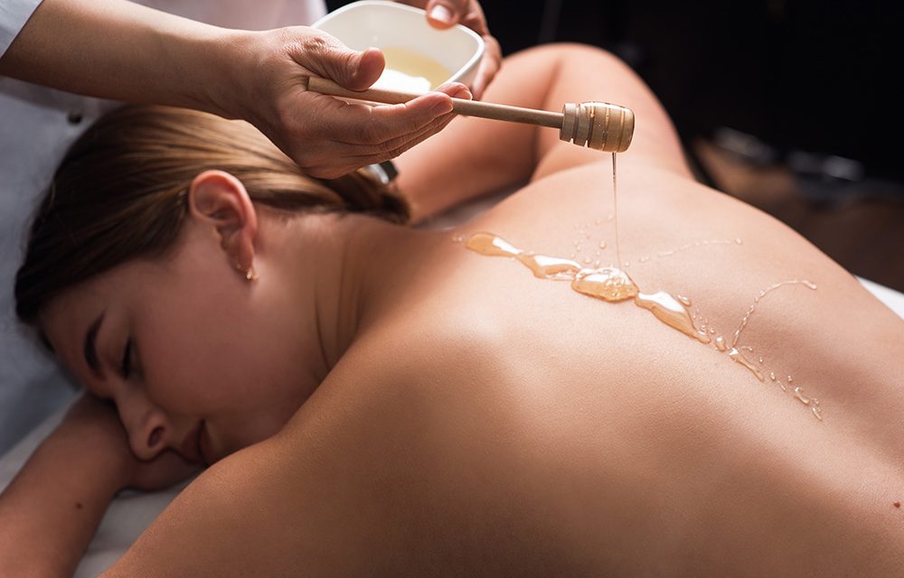 Die belebende Kraft des Honigs – Honigmassage