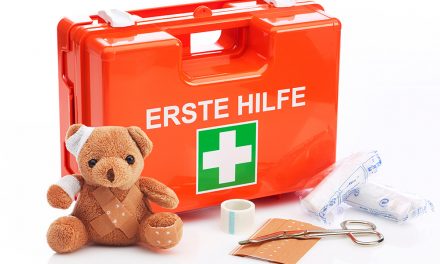 Schnelle erste Hilfe bei Kleinkindern – Erst großes Trara, dann Tatütata