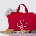 Was gehört in die Reiseapotheke?