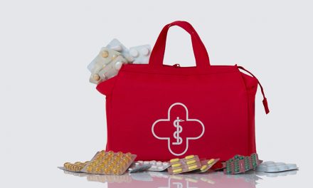 Was gehört in die Reiseapotheke?