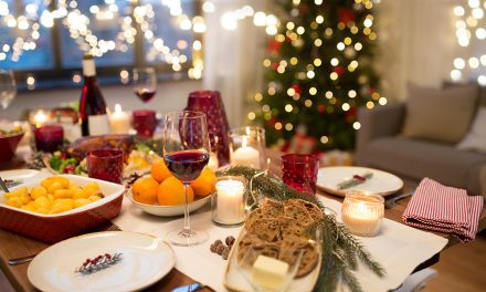 Weihnachtstafel kalorienbewusst decken