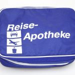 Reiseapotheke und Sonnenschutz: Was gehört ins Gepäck?